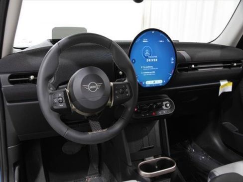 Certified 2025 MINI Cooper S image 8