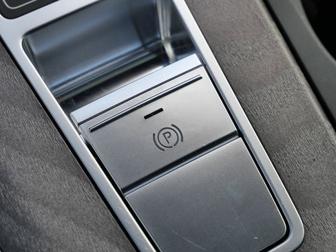 Used 2024 Audi A6 Premium Plus image 43