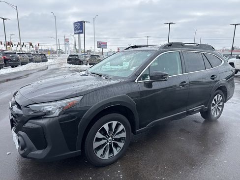 Used 2024 Subaru Outback Limited image 3