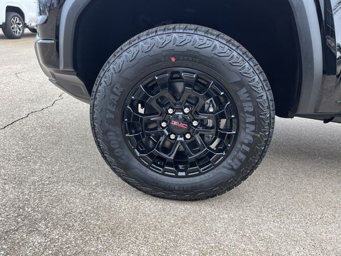 New 2026 GMC Canyon Elevation w/ Convenience Package image 25