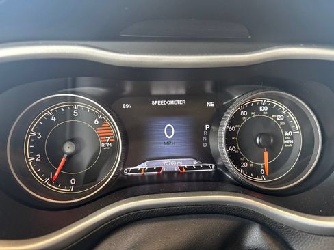 Used 2017 Jeep Cherokee Limited AWD/4WD image 22