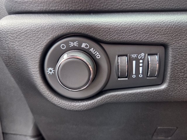 New 2027 Chrysler Pacifica Select FWD image 23