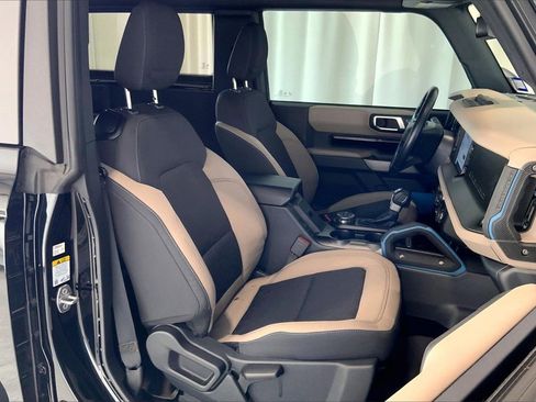 Used 2022 Ford Bronco Wildtrak image 16