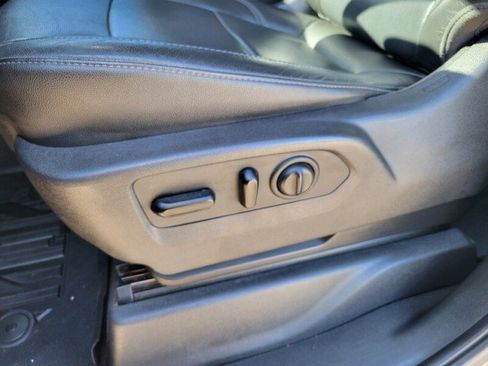 Used 2019 GMC Sierra 1500 SLT image 25