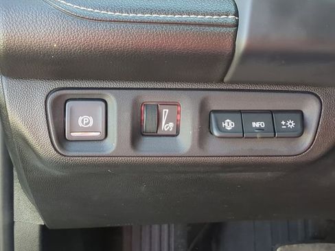 Used 2022 GMC Acadia SLT w/ Elevation Edition image 25