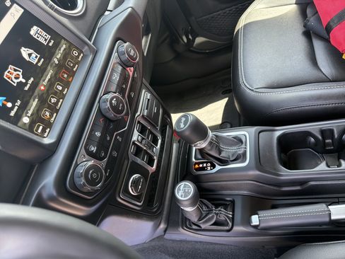 Used 2022 Jeep Wrangler Unlimited Sahara w/ LED Lighting Group AWD/4WD image 42