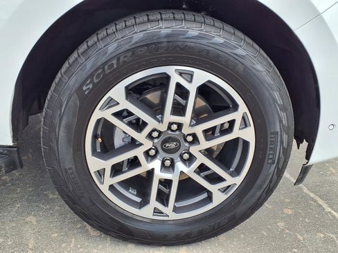 Used 2025 Ford Expedition Active image 8