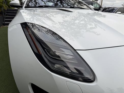 Used 2018 Jaguar F-TYPE Coupe image 9