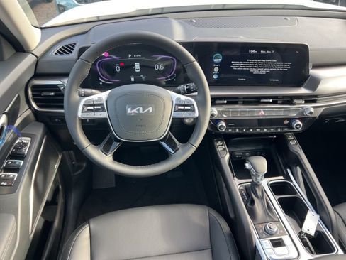 New 2025 Kia Telluride S image 10