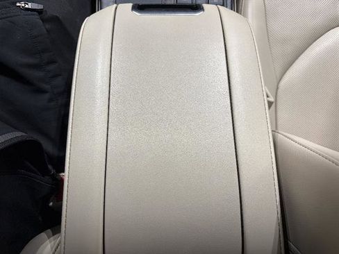 Used 2023 Toyota Highlander Limited FWD image 13