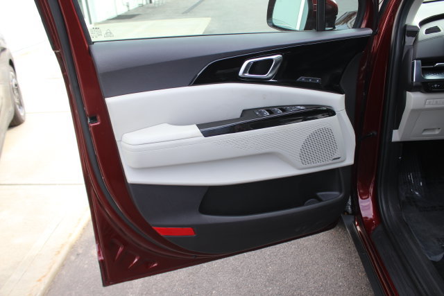 Used 2024 Kia Carnival SX Prestige FWD image 22