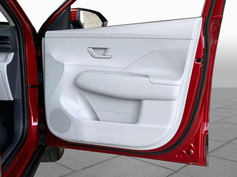 Used 2025 Hyundai Kona SEL FWD image 21