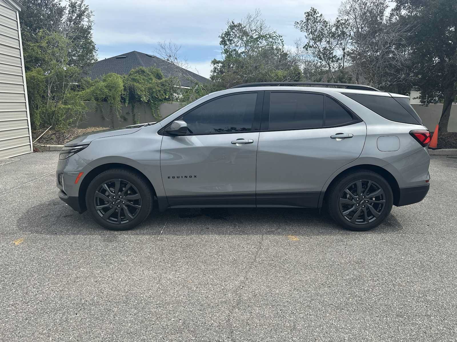 Certified 2023 Chevrolet Equinox RS FWD image 3