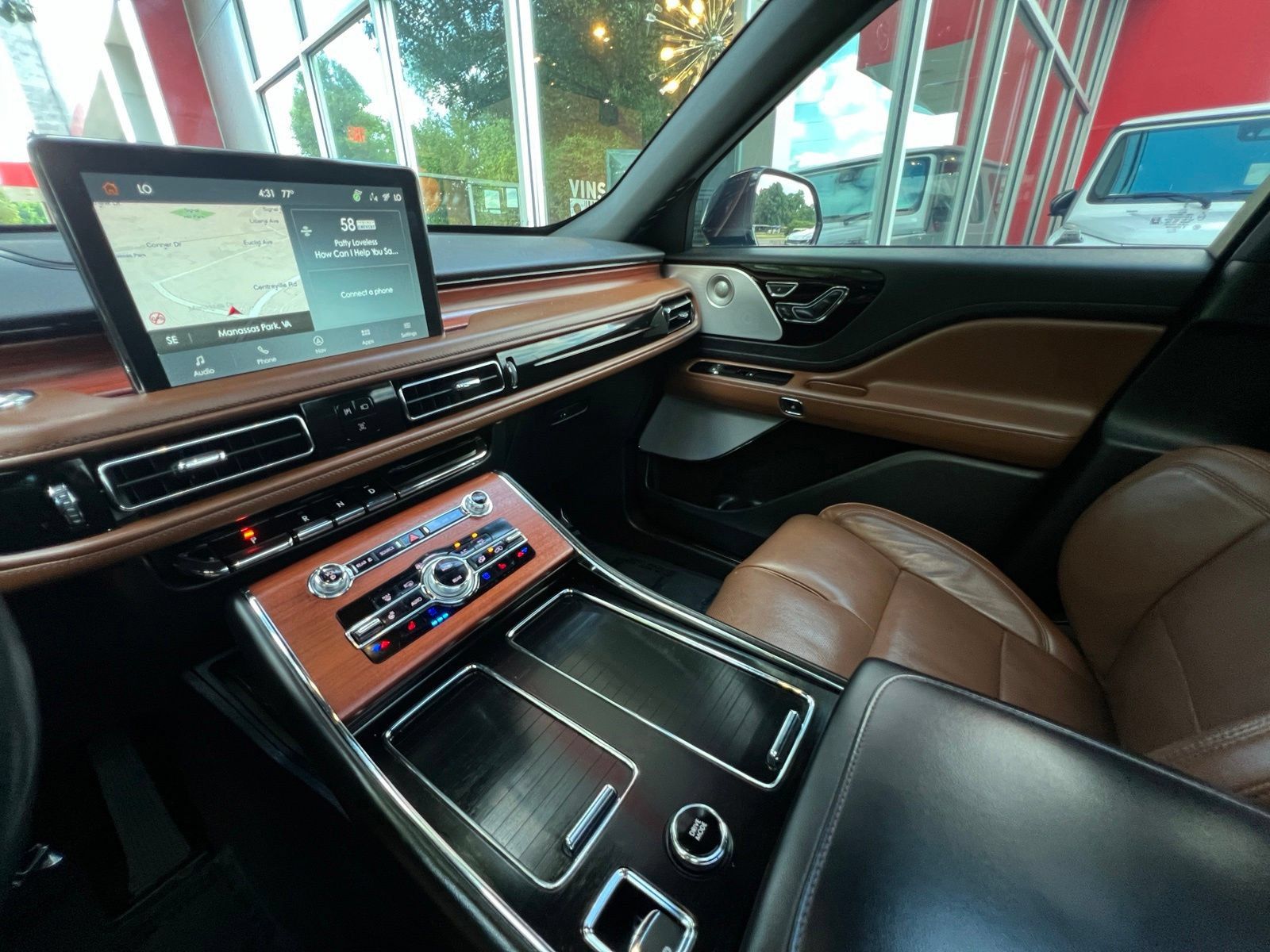 Used 2022 Lincoln Aviator Reserve w/ Equipment Group 201A RWD image 30
