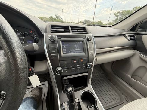 Used 2015 Toyota Camry LE FWD image 15
