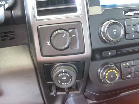 Used 2017 Ford F150 XLT w/ Equipment Group 302A Luxury RWD image 15