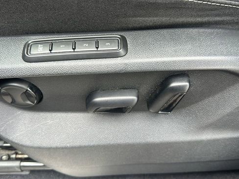 Used 2022 Volkswagen Atlas Cross Sport SEL image 18