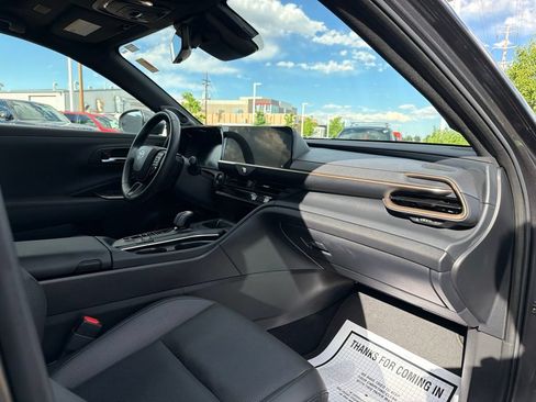 Used 2023 Toyota Crown w/ Carpet Mat Package (TMS) AWD/4WD image 11
