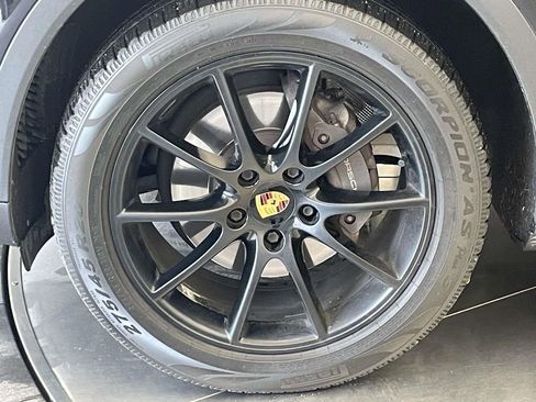 Used 2019 Porsche Cayenne AWD/4WD image 11