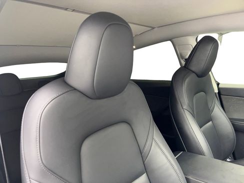 Used 2024 Tesla Model Y Long Range image 45