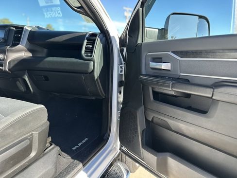 Used 2021 RAM 2500 Big Horn image 9