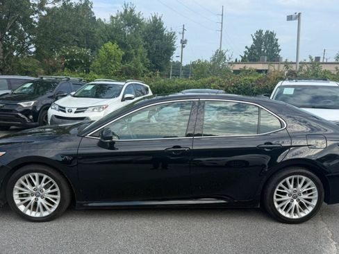 Used 2018 Toyota Camry XLE w/ Audio Package FWD image 5