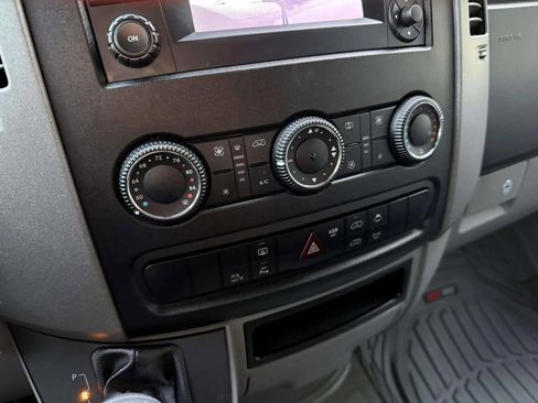 Used 2018 Mercedes-Benz Sprinter 2500 image 20