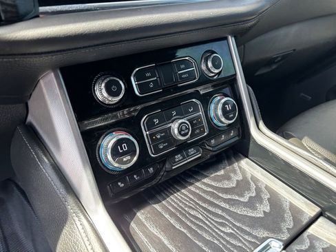 Used 2023 GMC Yukon Denali RWD image 18
