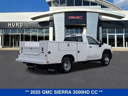 New 2025 GMC Sierra 3500 Pro w/ Convenience Package