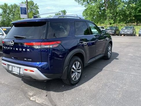 Used 2024 Nissan Pathfinder SL AWD/4WD image 5