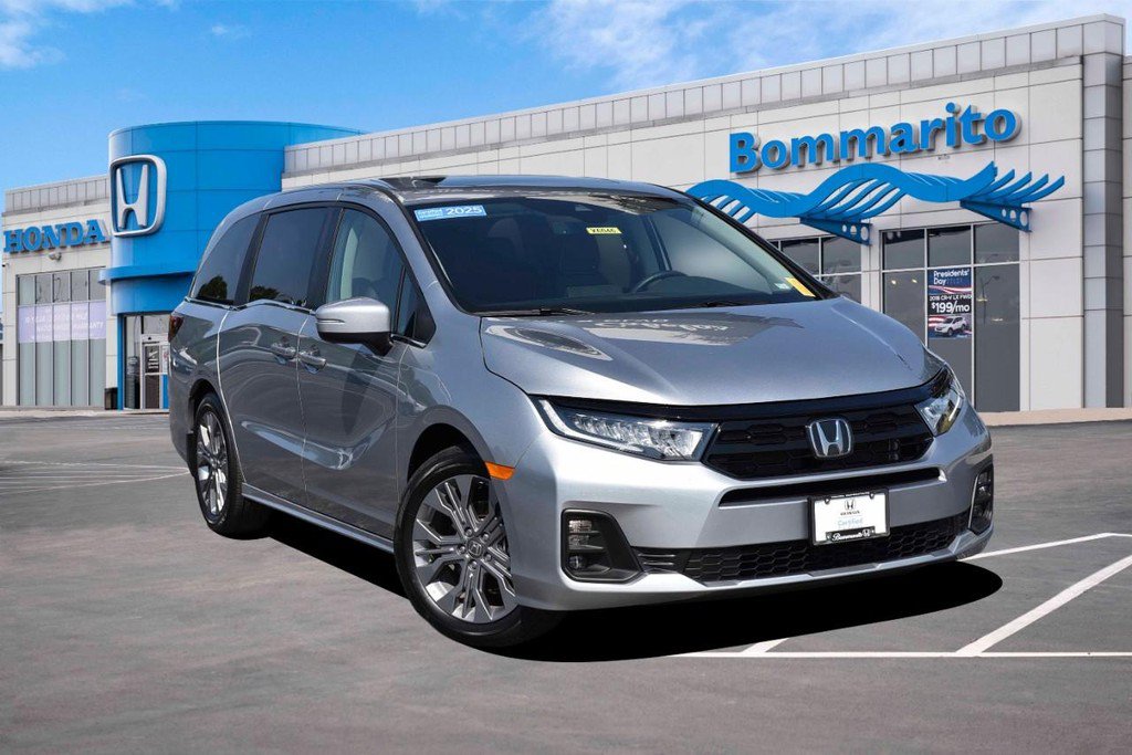 Certified 2026 Honda Odyssey Touring image 1