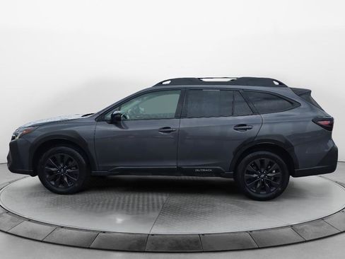 Used 2025 Subaru Outback Onyx Edition AWD/4WD image 2