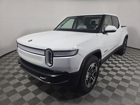 Used 2022 Rivian R1T Adventure image 1