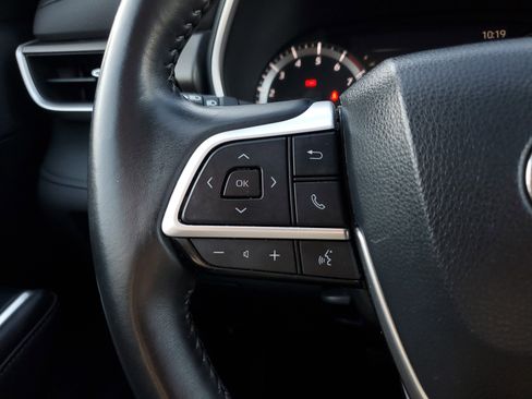 Certified 2023 Toyota Highlander XLE image 25