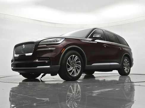 Used 2020 Lincoln Aviator 2WD w/ Class IV Trailer Tow Package image 36