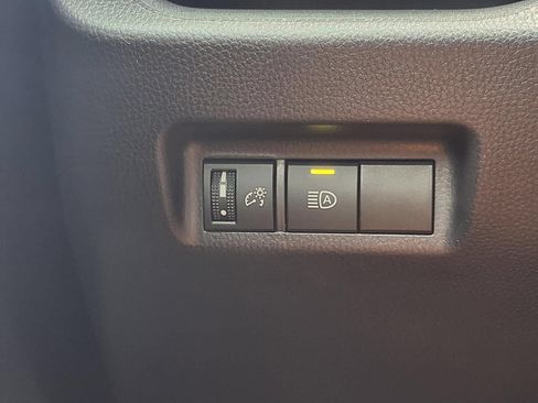 Used 2025 Toyota RAV4 XLE FWD image 8