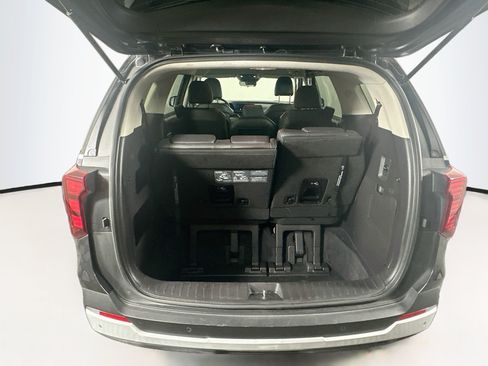 Used 2025 Kia Carnival FWD image 30
