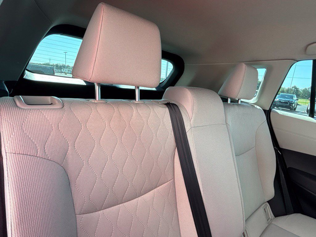 Used 2024 Toyota Corolla Cross L FWD image 26