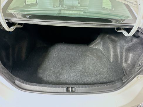 Used 2016 Toyota Corolla LE FWD image 27