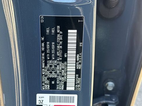 Certified 2025 Toyota Grand Highlander AWD Hybrid image 28