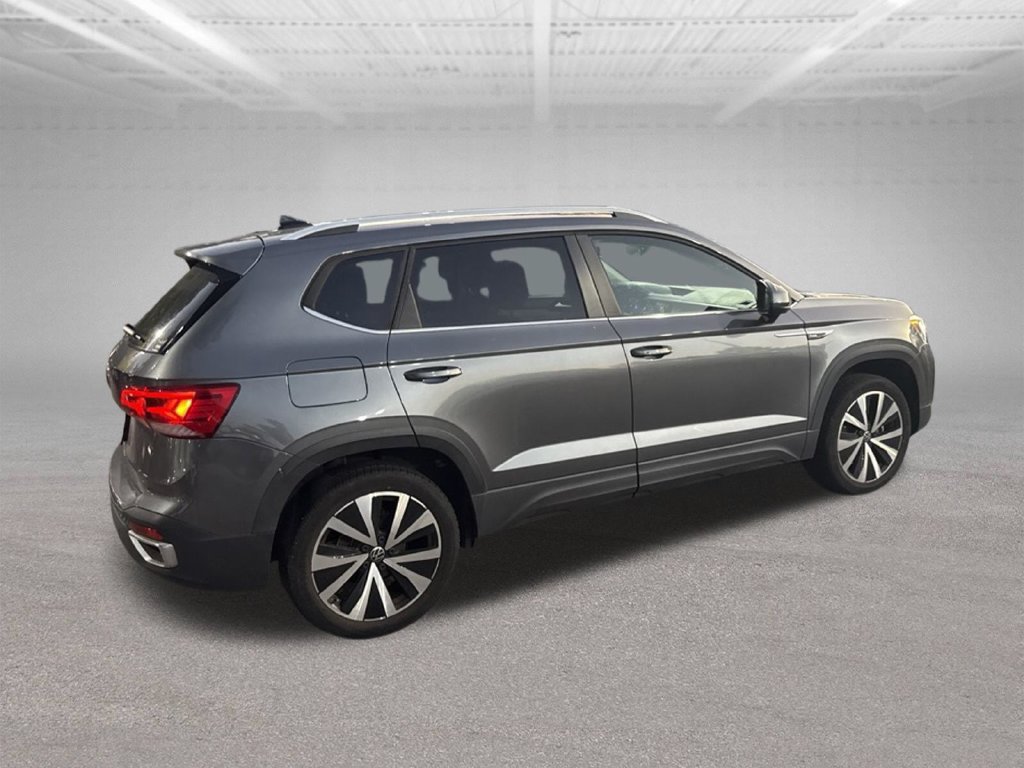 Used 2023 Volkswagen Taos SE FWD image 3