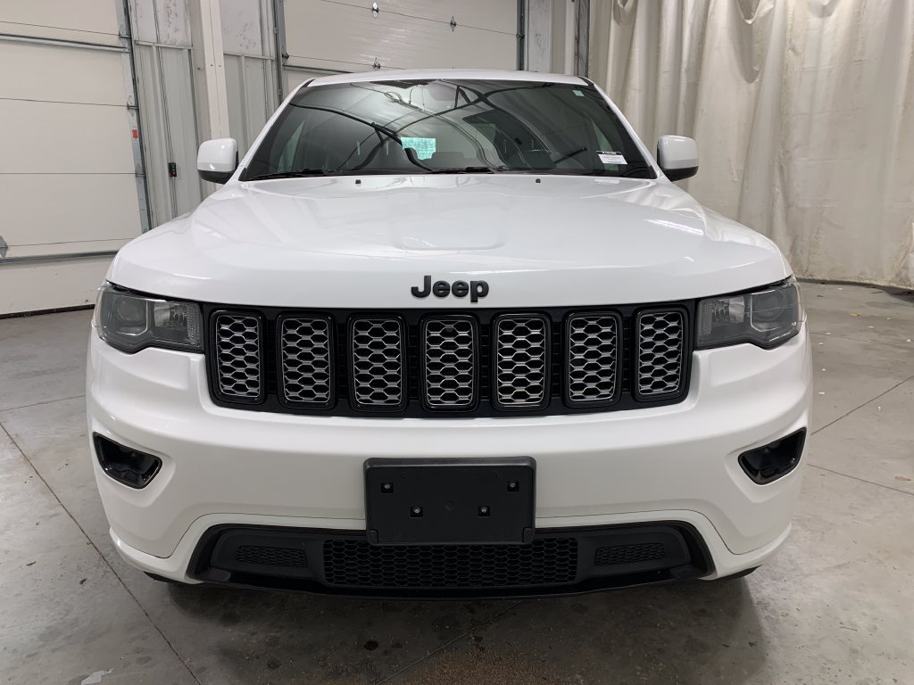 Used 2018 Jeep Grand Cherokee Altitude AWD/4WD image 15