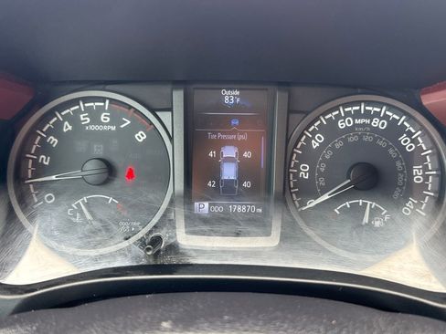 Used 2016 Toyota Tacoma TRD Off-Road w/ Towing Package image 16