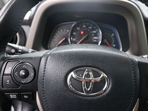 Used 2013 Toyota RAV4 Limited image 17
