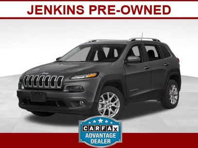Used 2018 Jeep Cherokee Latitude Plus w/ Comfort/Convenience Group