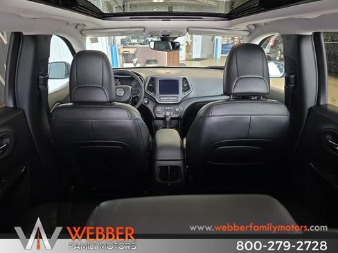 Used 2023 Jeep Cherokee Altitude Lux w/ Lux Elite Package AWD/4WD image 11