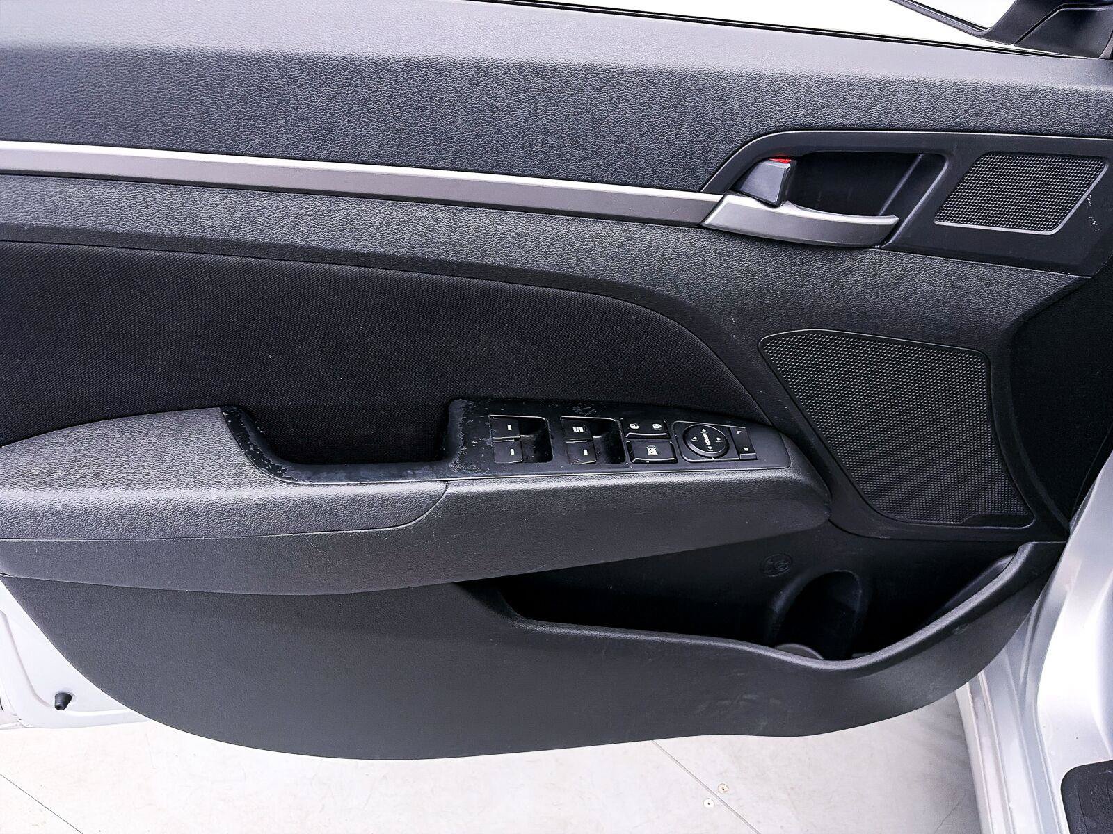 Used 2018 Hyundai Elantra SEL FWD image 11
