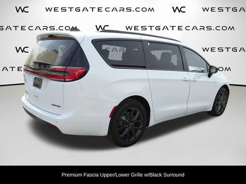 New 2024 Chrysler Pacifica Limited w/ S Appearance Package image 9