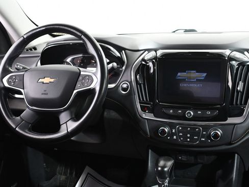 Used 2021 Chevrolet Traverse LT w/ LT Premium Package image 8