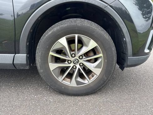Used 2016 Toyota RAV4 XLE AWD/4WD image 11